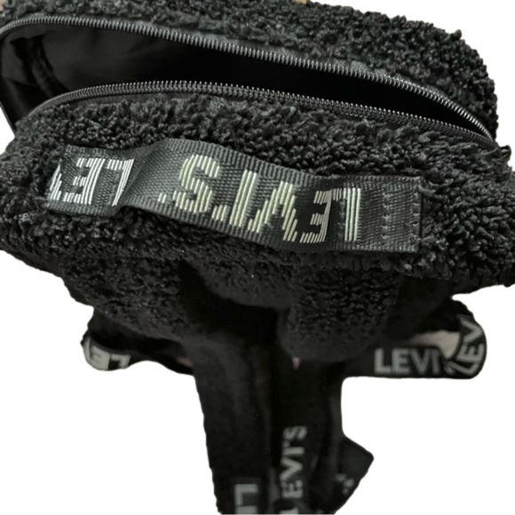 Levi’s Teddy Backpack - Picture 2 of 3